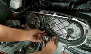 Danger of a Broken V-Belt in the Middle of the Road Can Damage Your Automatic Motorcycle Components Danger of a Broken V-Belt in the Middle of the Road Can Damage Your Automatic Motorcycle Components