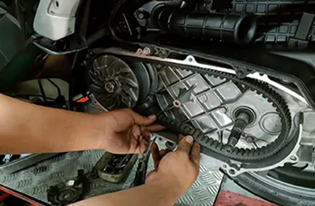 Danger of a Broken V-Belt in the Middle of the Road Can Damage Your Automatic Motorcycle Components