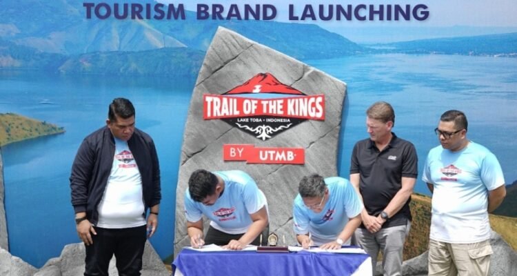 Trail of the Kings Lake Toba