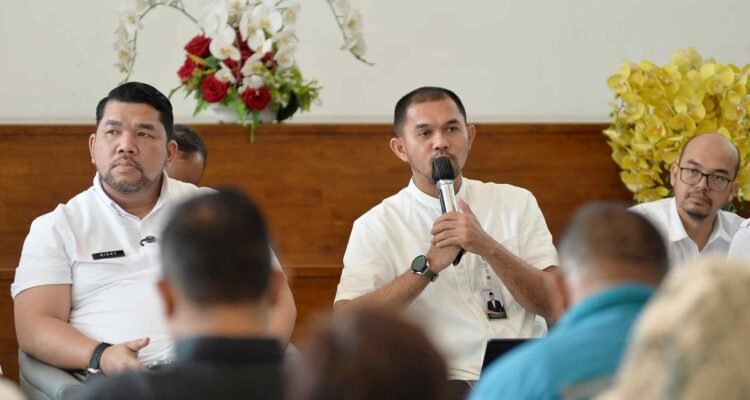 All secondary schools (SMA), vocational schools (SMK), and special education schools (SLB) in North Sumatra (Sumut) under the authority of the North Sumatra Department of Education (Disdik) now have 100% electricity and internet access All secondary schools (SMA), vocational schools (SMK), and special education schools (SLB) in North Sumatra (Sumut) under the authority of the North Sumatra Department of Education (Disdik) now have 100% electricity and internet access