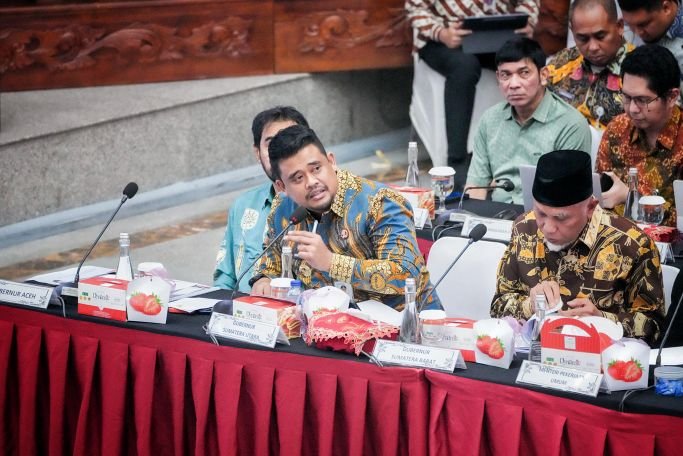 Governor Bobby Nasution is committed to accelerating the recovery from the disaster in North Sumatra. This effort is aimed at ensuring that those still in evacuation centers receive housing and financial assistance as quickly as possible