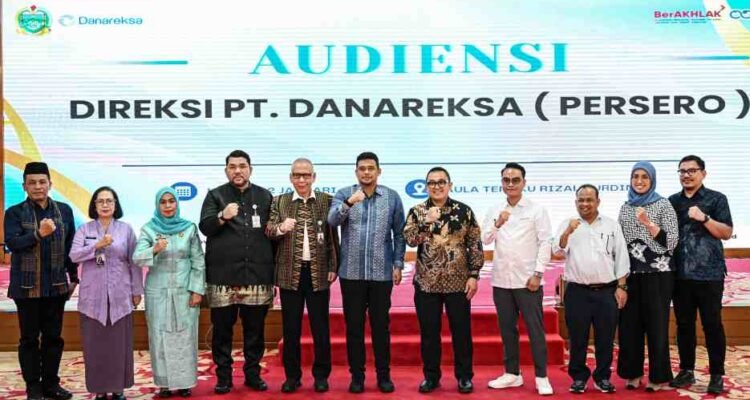 Bobby also proposed a clear division of labor between the ports of Belawan and Kualatanjung, so they can support each other. "We must divide the roles fairly. If Kualatanjung is to thrive, its functions must be separated from those of Belawan.