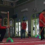 Telkomsel Cleans Dozens of Mosques in and Around Medan in Celebration of Ramadan