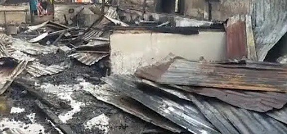 Two houses in Kelambir 5 burn down, claiming one victim