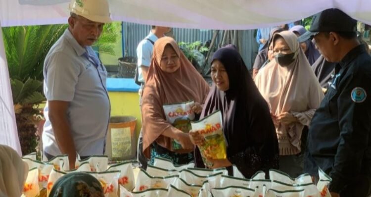 Jelang-Lebaran-PT-Supra-Matra-Abadi-Salurkan-4.500-Liter-Minyak-Goreng-Melalui-Bazar