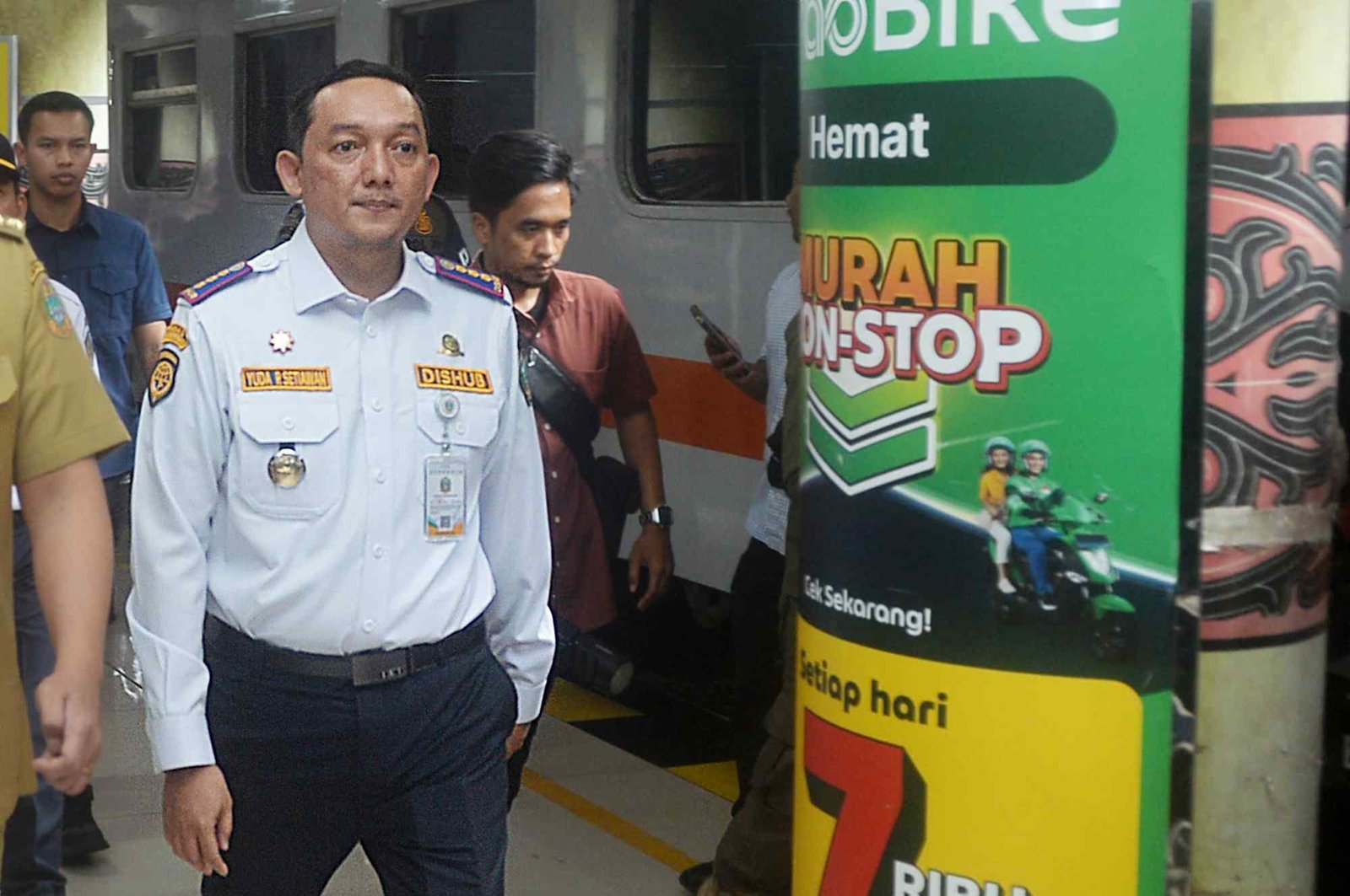 Street lighting on the main road to Kualanamu Airport still undergoing maintenance