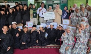 Tebar Kebaikan Jumat Berkah di Bulan Suci Ramadan, Pegadaian Medan Serahkan Bantuan Sembako ke Panti Asuhan Mamiyah_1