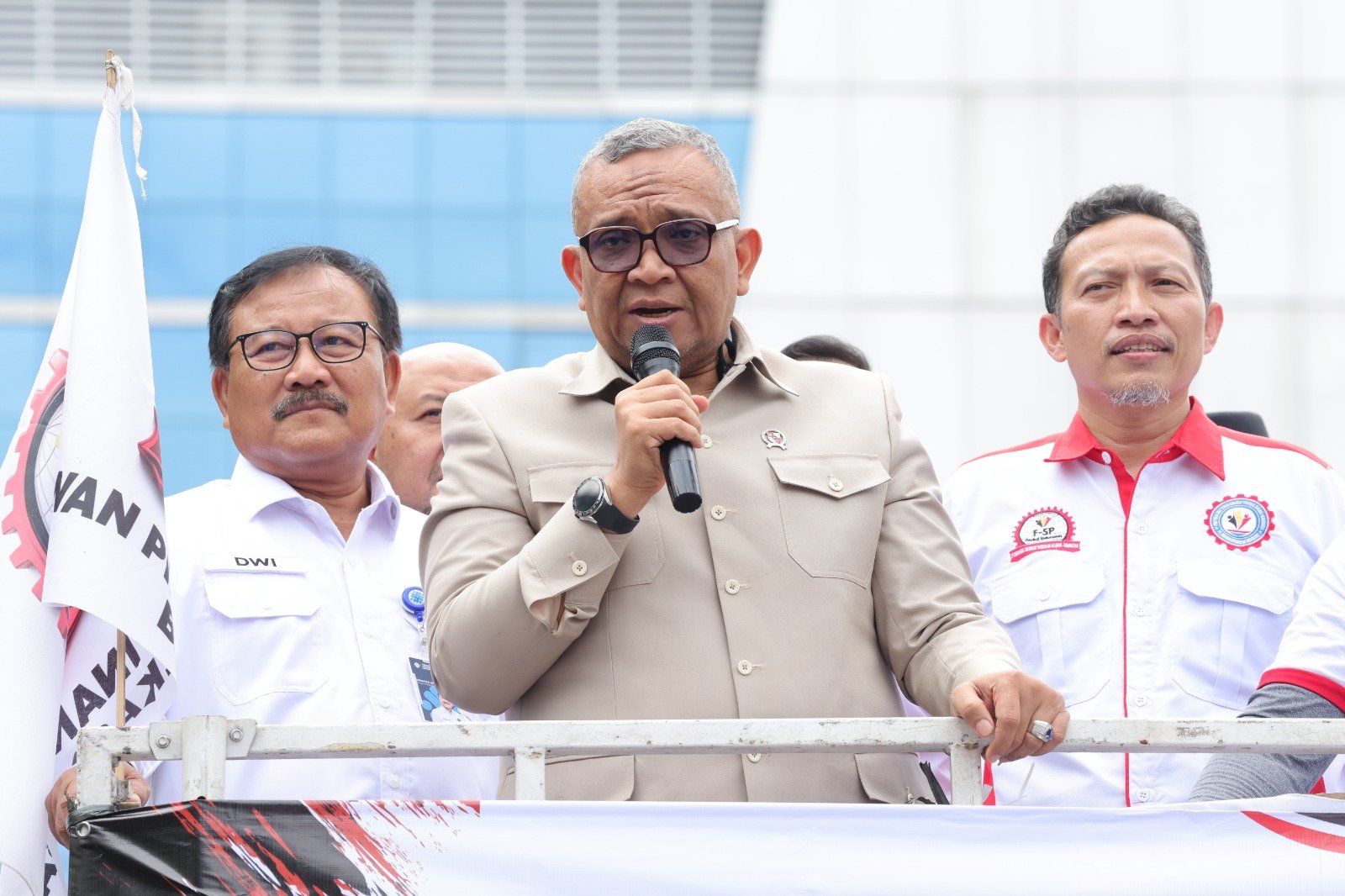 The Ministry of Labor monitors labor conflict at PT Epson