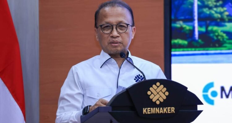 Anwar explained that participants must complete their final attendance records, their final daily report, and a questionnaire via the system. Completing the questionnaire is a mandatory condition for completing the program and the final payment of allowances.