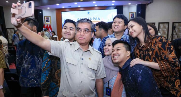 Minister of Labor encourages participants to obtain competency certification to strengthen their competitive position
