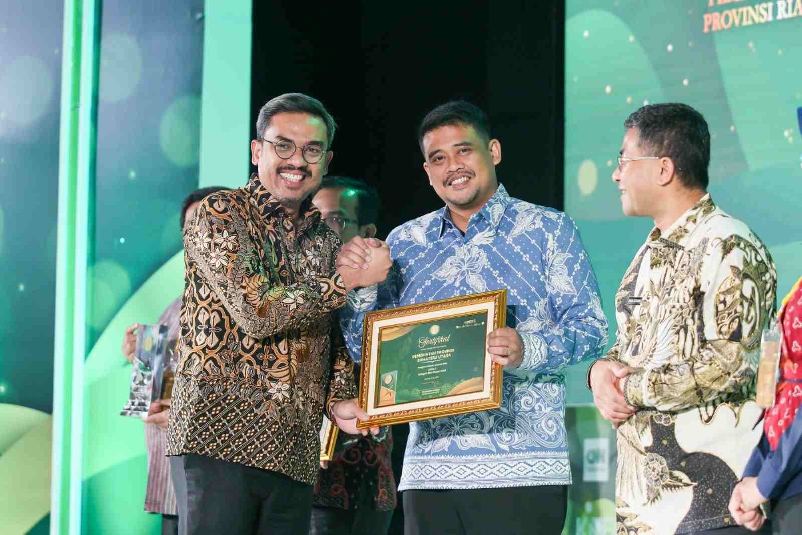 Bobby Nasution Receives Adinata Syariah Prize