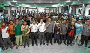 Governor Bobby Nasution receives feedback from fishermen in West Nias