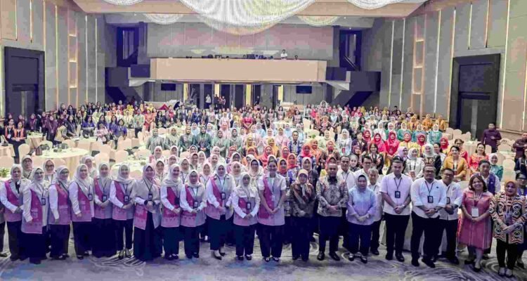 Kahiyang Ayu strengthens the competence of PKK cadres and promotes the digitizatio Kahiyang Ayu strengthens the competence of PKK cadres and promotes the digitization of administration