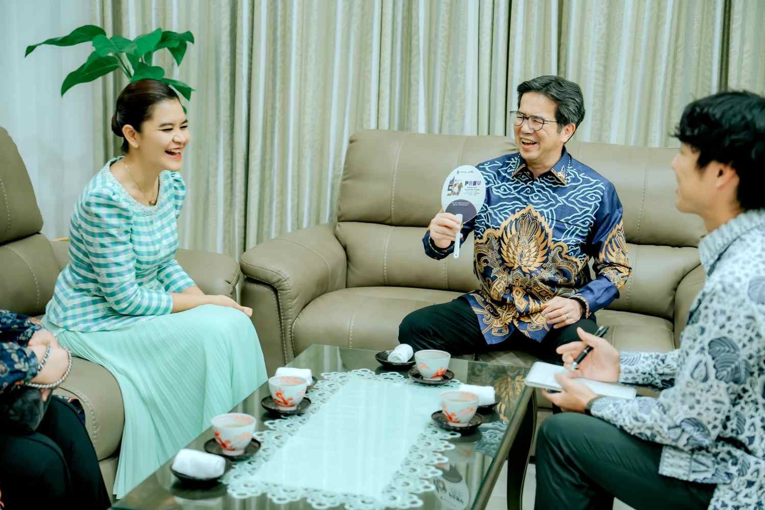 Kahiyang Ayu visits Japanese Consulate General in Medan and presents the charm of North Sumatra