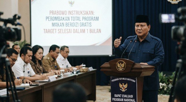 Prabowo orders a complete overhaul of the free nutritious meals program, aiming for completion within a month