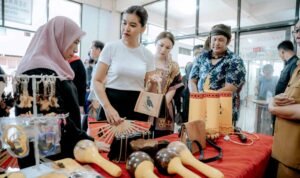The Dekranasda of North Sumatra strengthens SMEs based on local knowledge