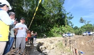 Gabion construction on Miga-Lolowua Road proceeding according to plan