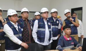 Informal workers in the waste sector receive a 50 percent reduction in social security contributions (JKK) and social security contributions (JKM)