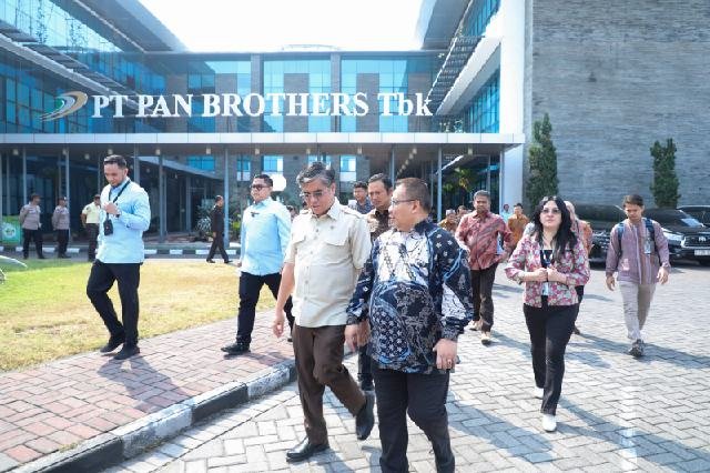 Minister of Labor emphasizes company's commitment to employment for people with disabilities