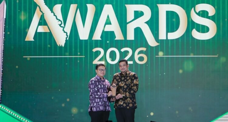 North Sumatra receives award for most meritorious development program in the category 'Acceleration of basic services and equitable regional development'