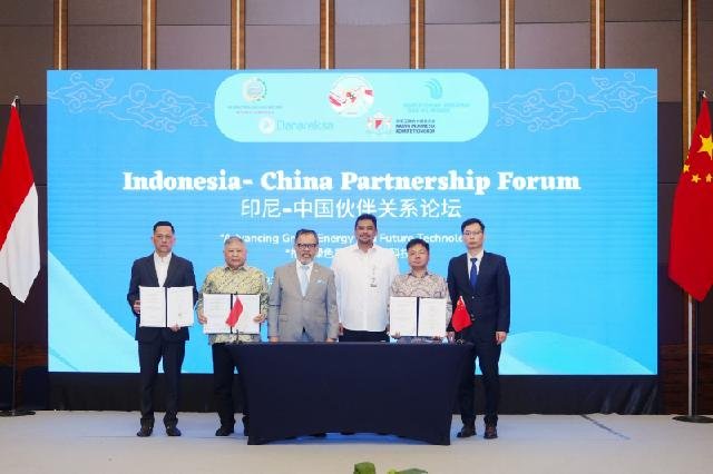 PT PPSU partners with the Chinese Embassy for the delivery of 200 dialysis machines and a 300 MW solar power plant