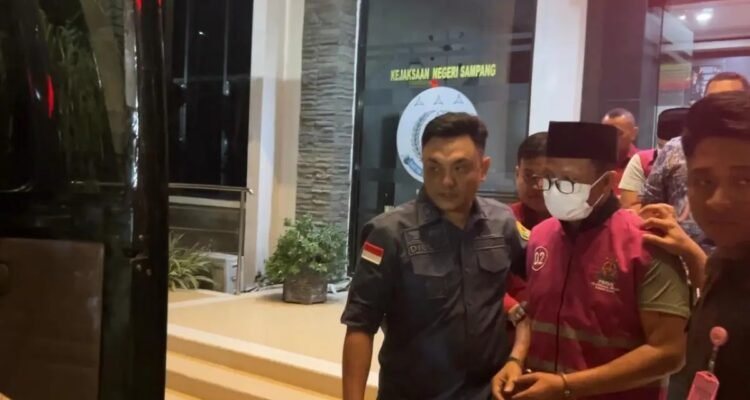Sampang Public Prosecutor's Office arrests 3 suspects in connection with alleged corruption in education funding procurement
