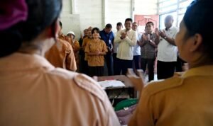 Students in North Nias grateful for Governor Bobby Nasution's free schooling program