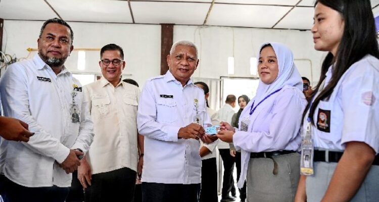 The Nias Islands are given priority within the framework of North Sumatra free e The Nias Islands are given priority within the framework of North Sumatra's free education program