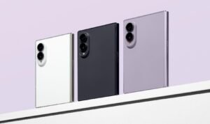 Weighing just 201 grams and featuring a passport-sized form factor, the Galaxy Z Fold8 makes foldable smartphones more practical to carry around Weighing just 201 grams and featuring a passport-sized form factor, the Galaxy Z Fold8 makes foldable smartphones more practical to carry around