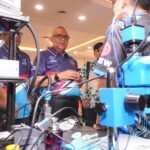 Competency standards for mobile phone technicians must be continuously developed