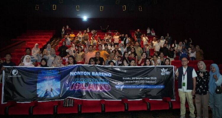 Telkomsel invites 200 selected IndiHome customers in Medan to a 'Nobar' (group viewing) event